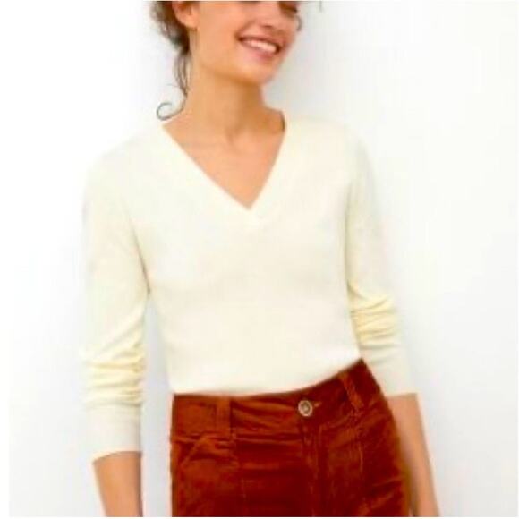 Womens Anthropologie Maeve Thea Ribbed Vneck Sweater Cream Size M EUC! - Picture 1 of 3